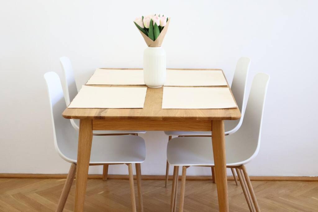 Bloom - Cozy Apartment, 5 Stops To City Center Βιέννη Εξωτερικό φωτογραφία