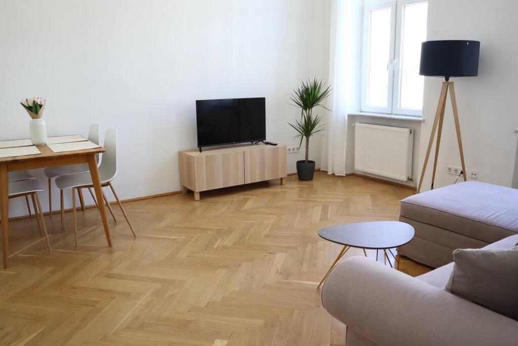 Bloom - Cozy Apartment, 5 Stops To City Center Βιέννη Εξωτερικό φωτογραφία